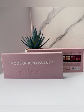 NWT Anastasia Beverly Hills Modern Renaissance Palette in Brand New Original Box